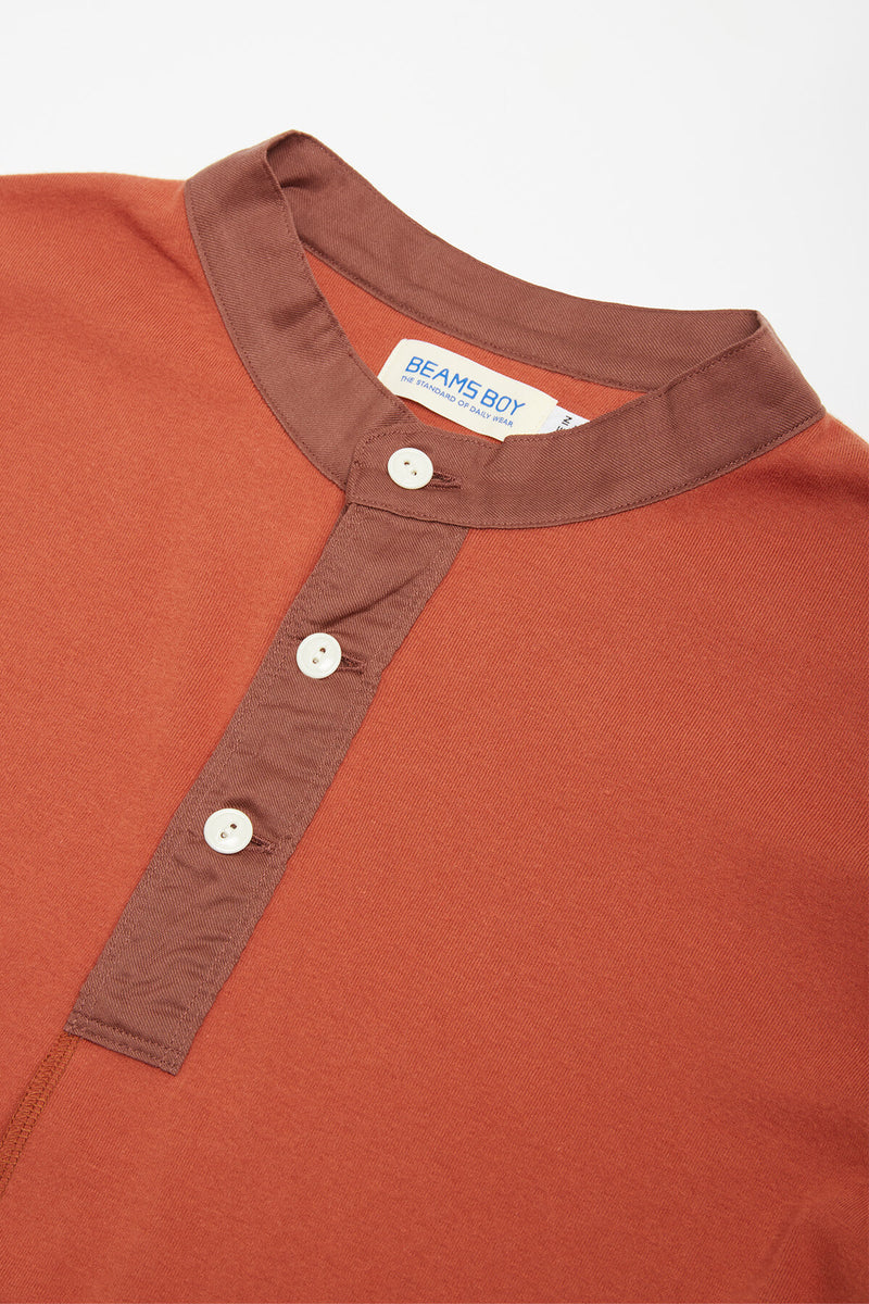 Blusa con colletto rotondo e bottoni
