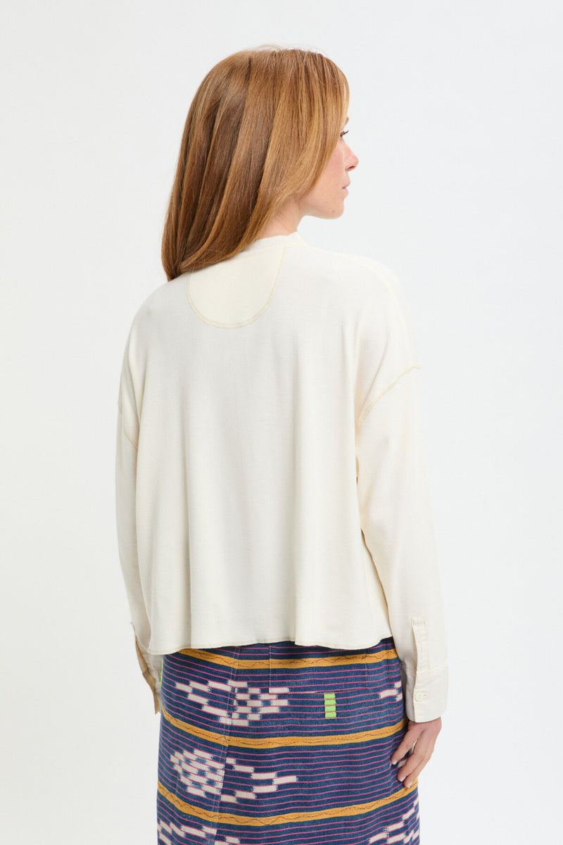 Blusa con colletto rotondo e bottoni