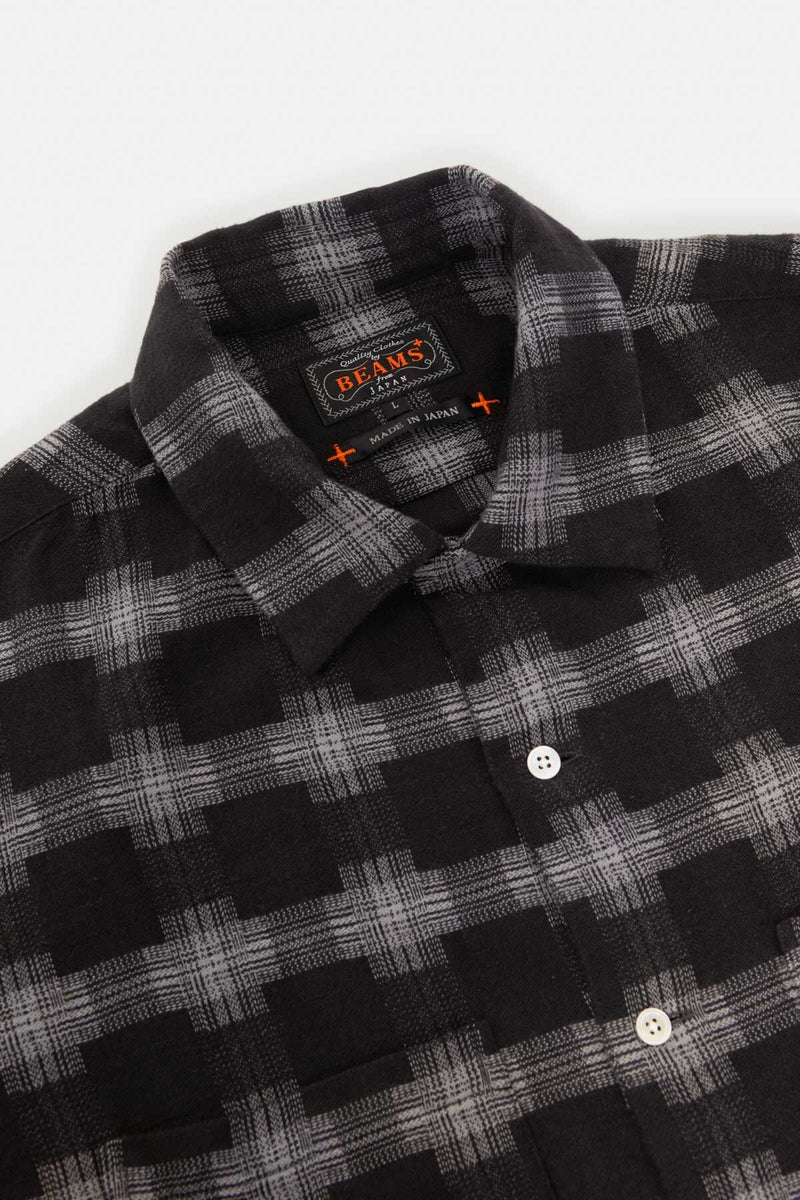 Camicia in Raso spazzolato con colletto aperto