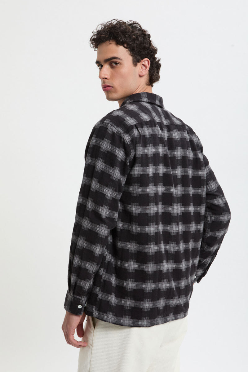 Camicia in Raso spazzolato con colletto aperto