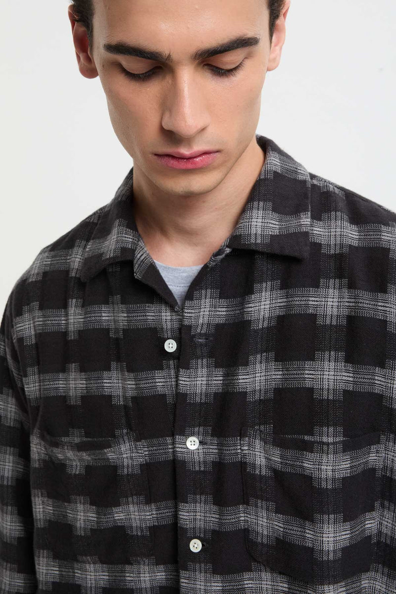 Camicia in Raso spazzolato con colletto aperto