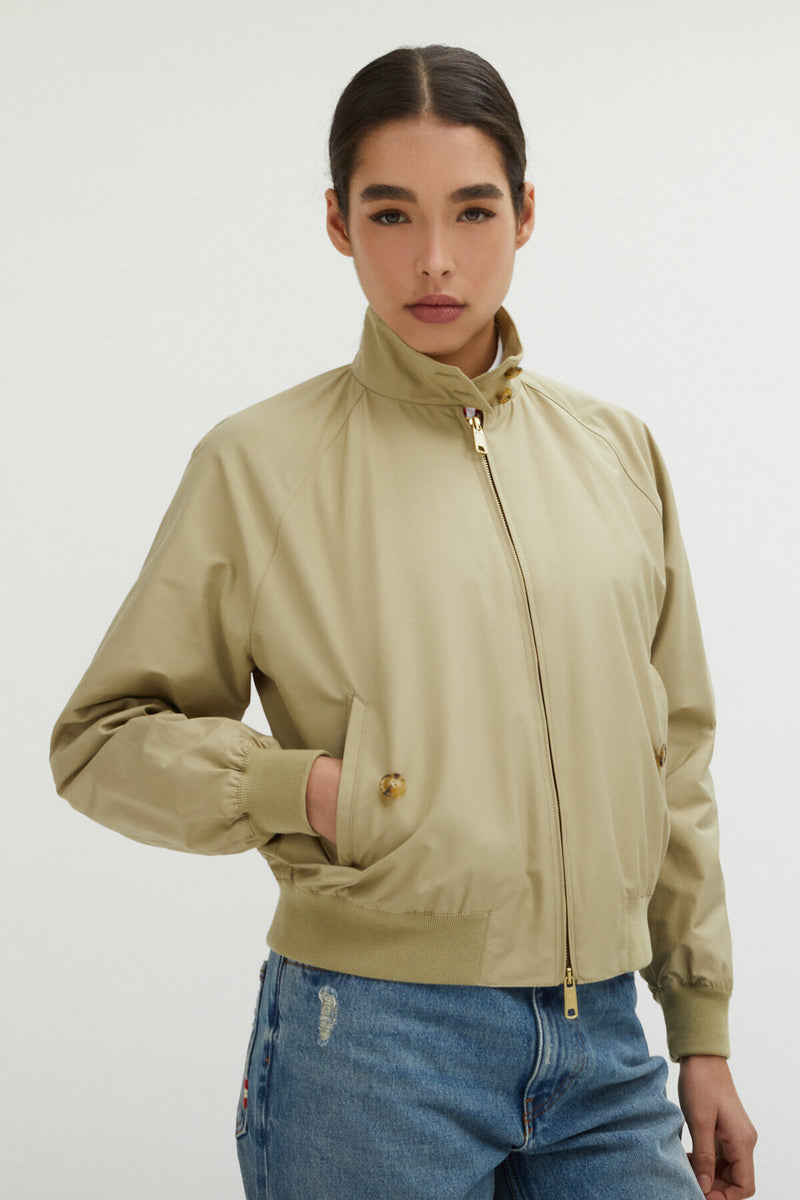 G9 Woman Cropped