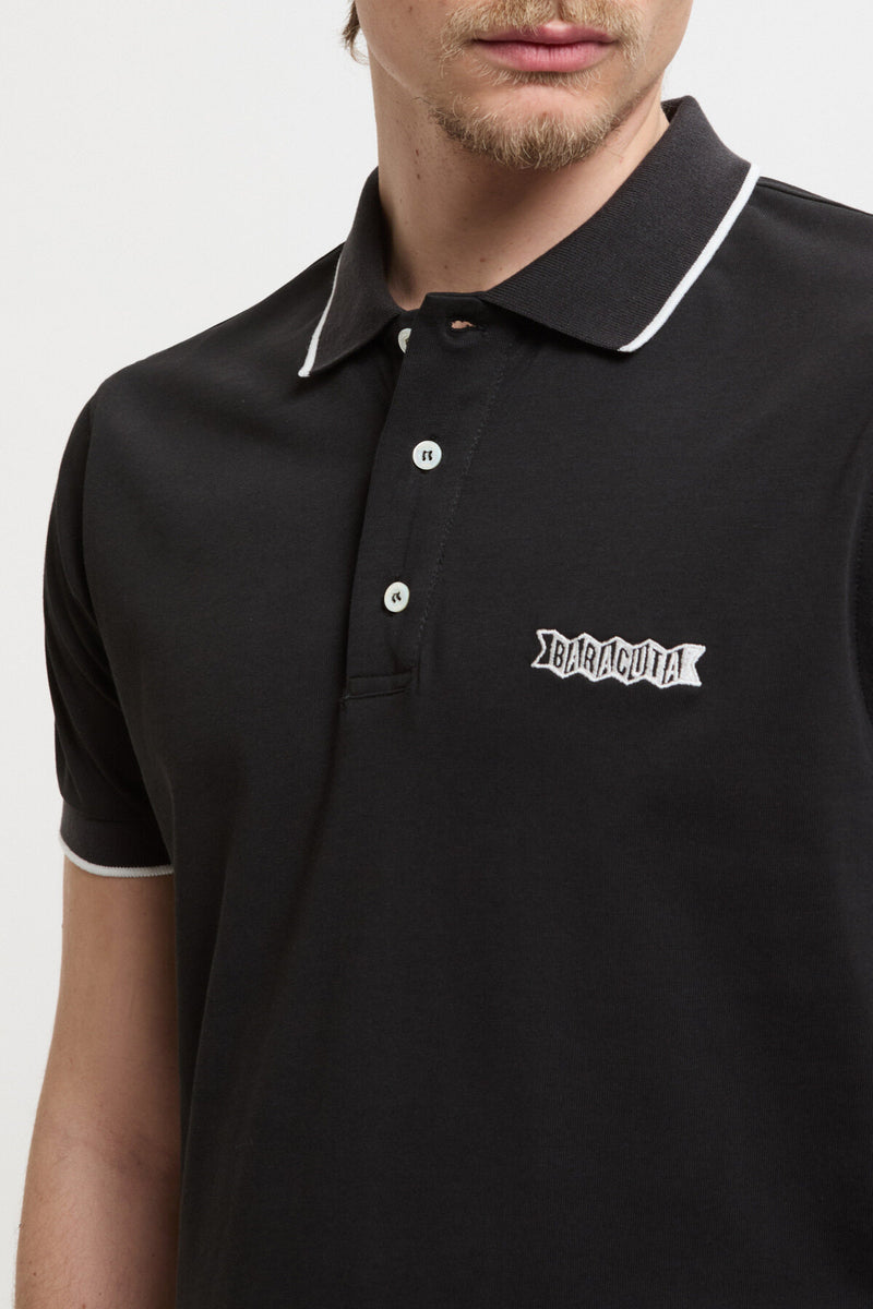 Polo con logo