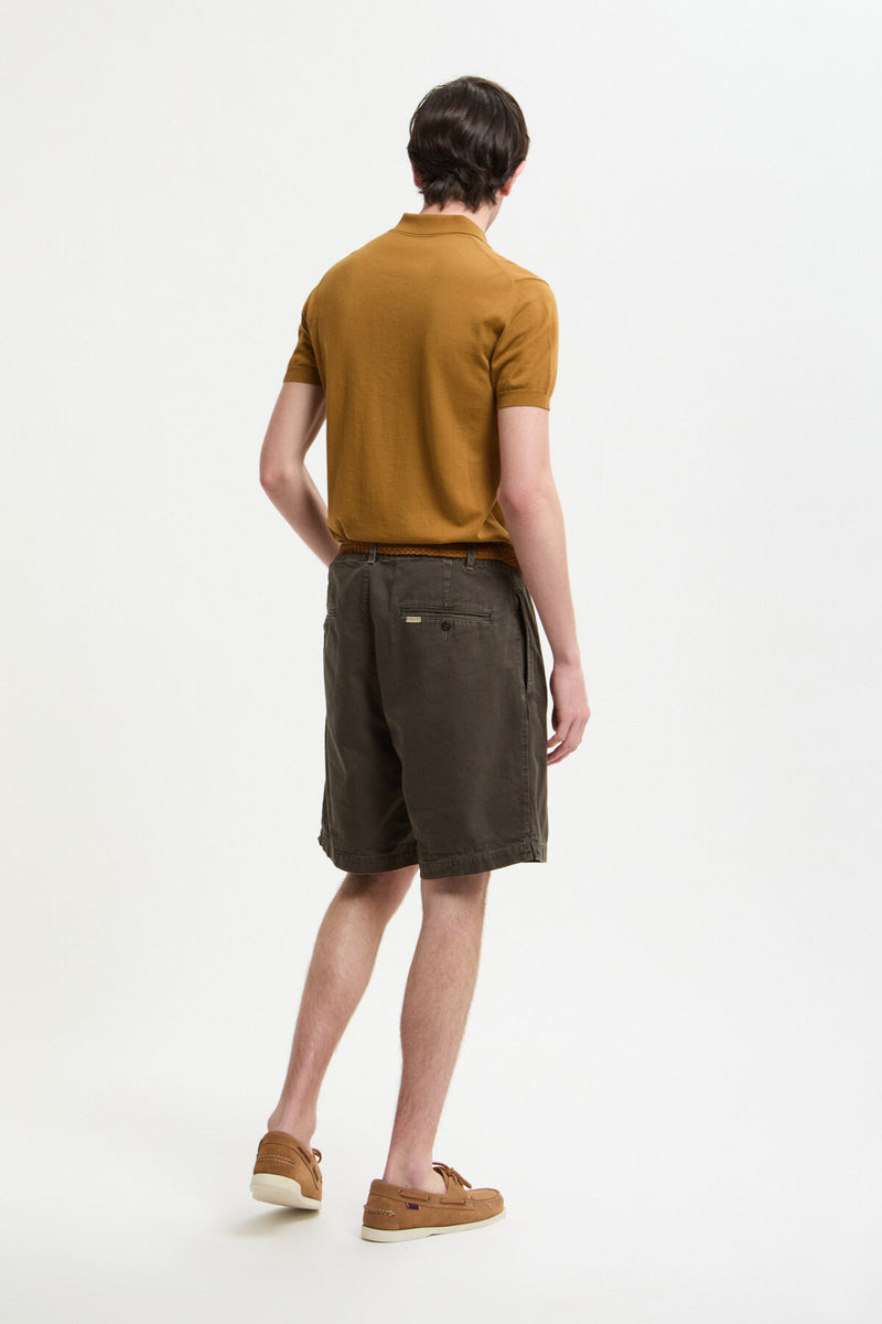 Shorts in tela tinti in capo