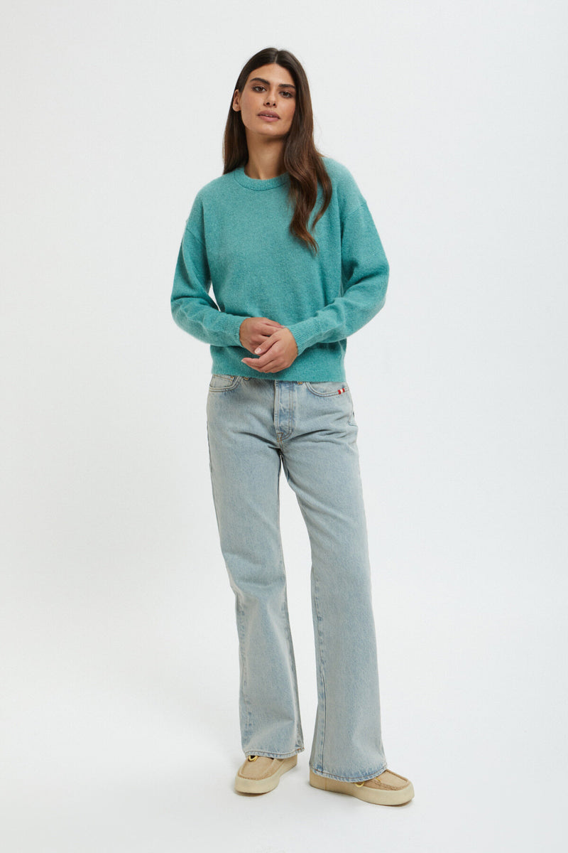 Long-sleeved crew-neck pullover