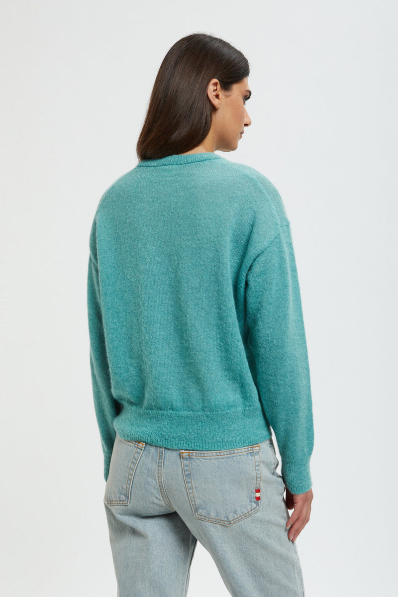 Long-sleeved crew-neck pullover