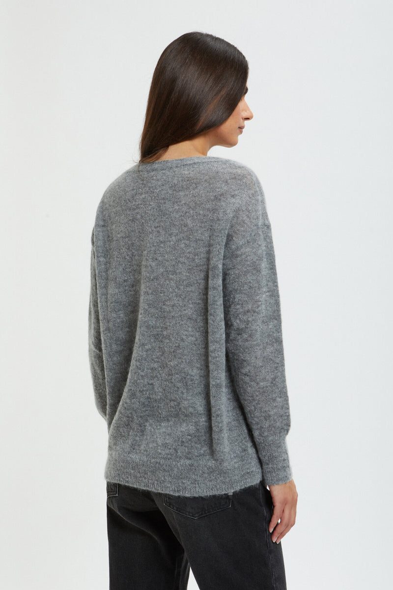 Long-sleeved V Neck pullover