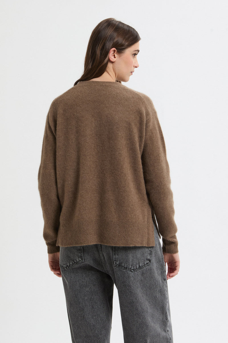 Round Longsleeve Pullover