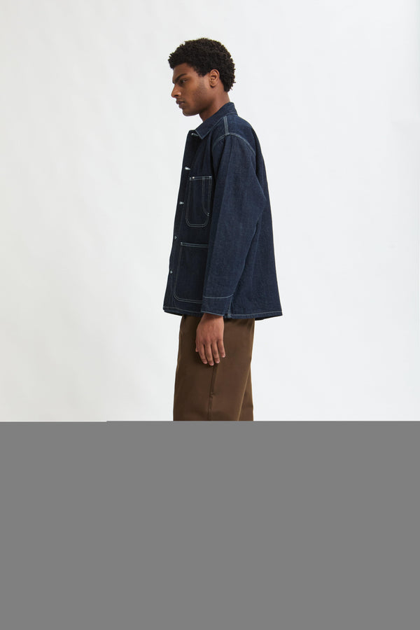 Pantaloni in twill a vestibilità affusolata con piega interna