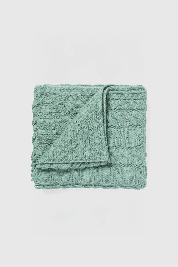 Plaid a trecce in Aran Supersoft Silver Strand - Verde Menta