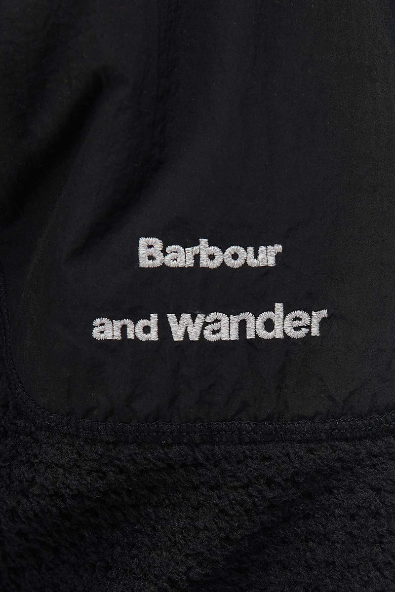 Pantaloni Barbour x And Wander