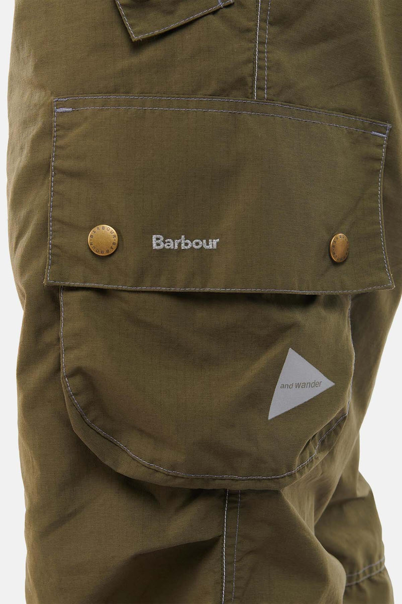 Pantaloni Barbour x And Wander